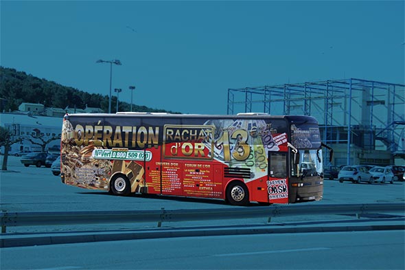 Exemple d'impression numérique grand format : covering sur bus pour le forum de l'or